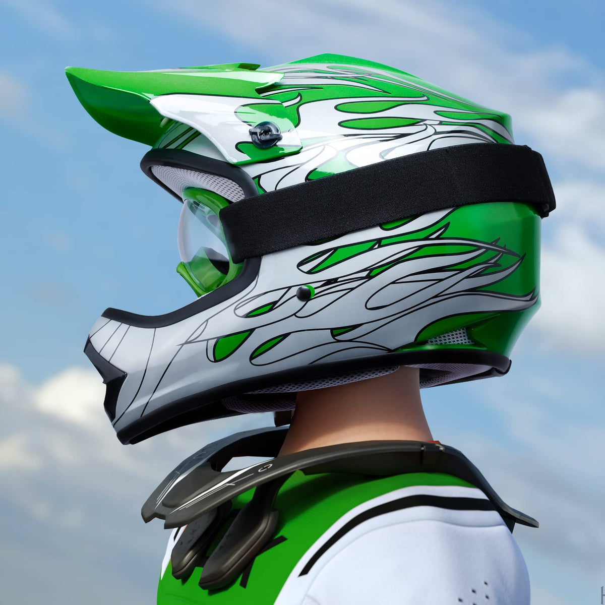 Youth Kids Motocross Helmet with Goggles and Gloves Z6627